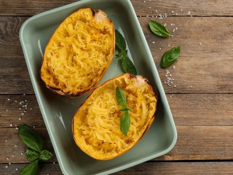 Pyszne spaghetti z dyni makaronowej - zdrowa alternatywa dla makaronu
