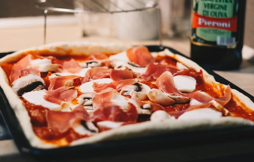 Jak się robi pizzę domową - prosty przepis na idealne ciasto i dodatki